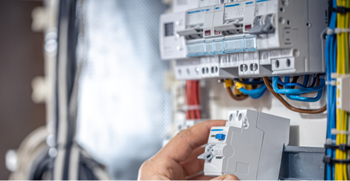 Entreprise d'électricité de construction à Blainville, spécialisée en projets résidentiels lourds, résidentiels standards et commerciaux. Grufil inc, votre expert électrique.
